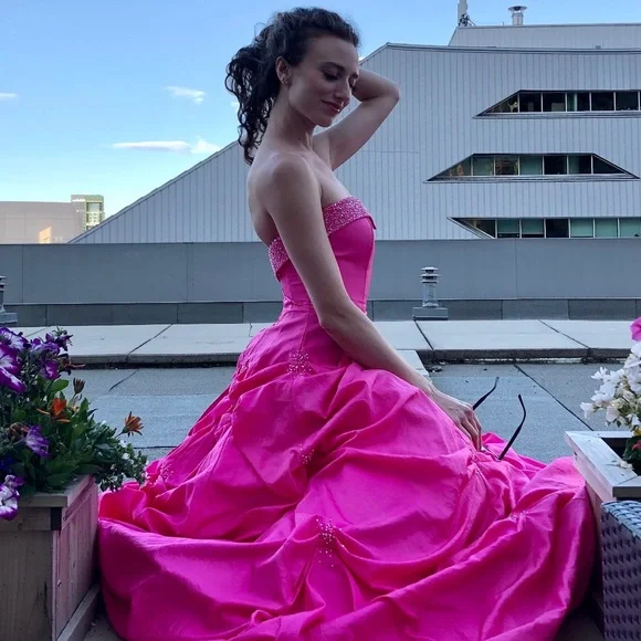 Pink Prom/Grad dress Size 0-6 - Picture 2 of 4